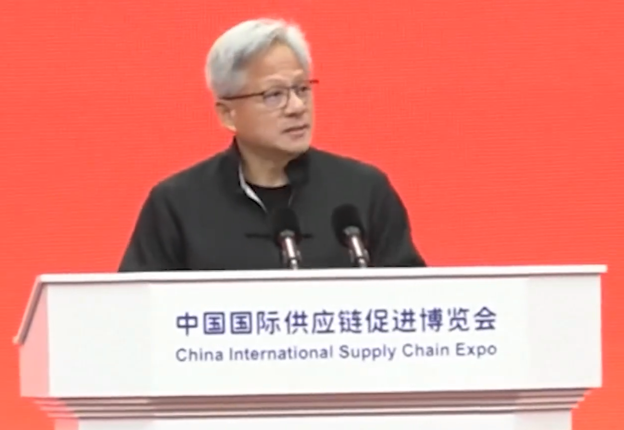 AI快讯：英伟达CEO黄仁勋穿唐装中文演讲